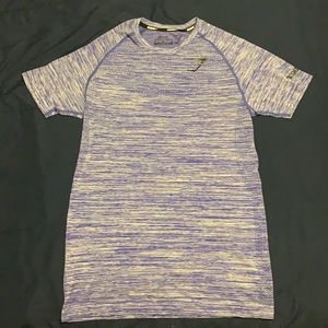 Gymshark workout tee - medium - dry fit
